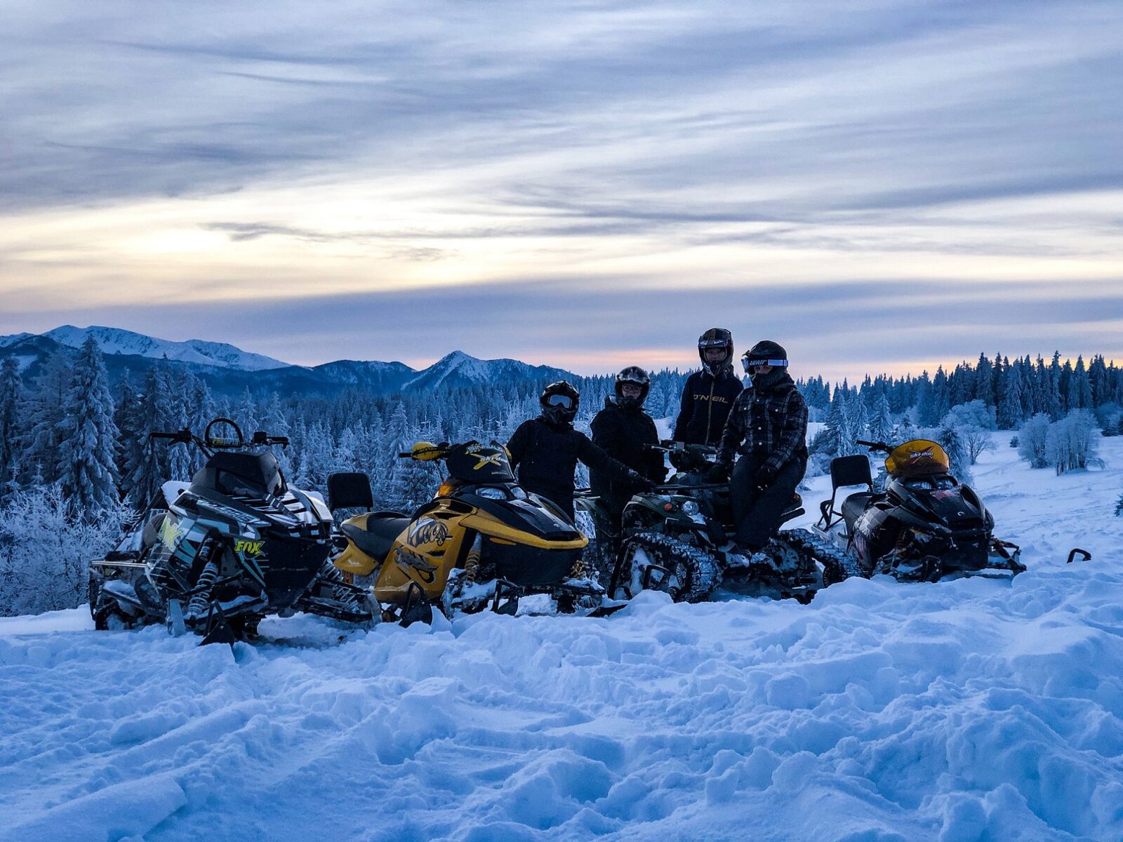 Skutery śnieżne Zakopane - widok na Tatry